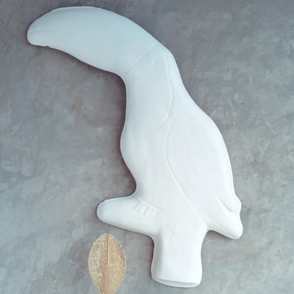 Tucano de Gesso Cru 52 cm para Pintar Alto Relevo