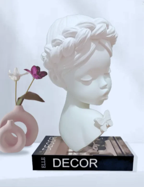 Busto Menina de Gesso Branco Borboleta - Encanto e Delicadeza em uma Escultura Única! - Imagem 4